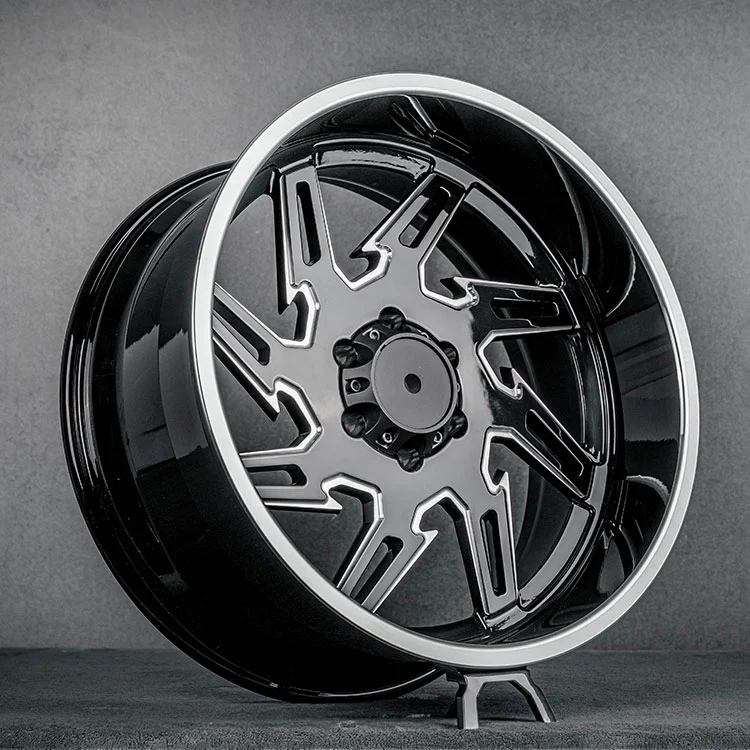 পালিশ ঠোঁটের সাথে গ্লস কালো অফ-রোড নকল চাকা